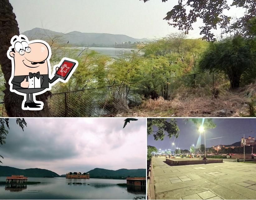 You can get some fresh air at the outside area of Jal Mahal