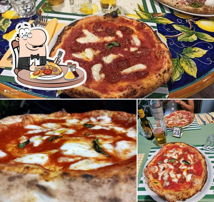 A Pizzeria Regina Margherita, puoi assaggiare una bella pizza