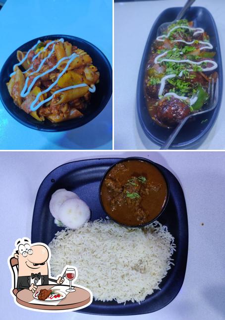 Get meat dishes at The Chicken Table - Best Veg - Non Veg Restaurant For Couple and Family Birthday Party Dine in Ranchi