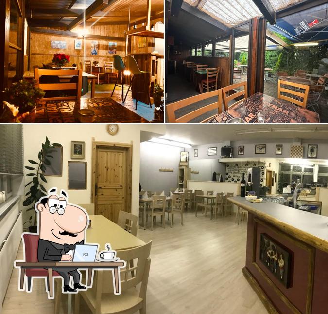 Gli interni di “Radio Pizza” Ristopizzeria take away