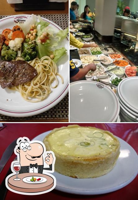 Comida em Restaurante De Ville