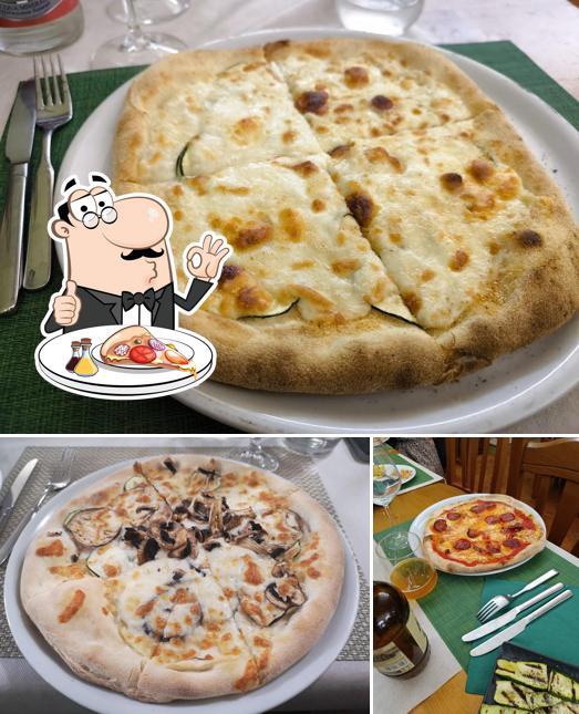 Scegli una pizza a Il Carbonaio Ristorante - Pizzeria