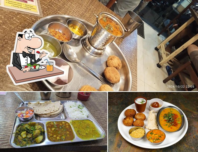 Food at Dadi Ka Khazana