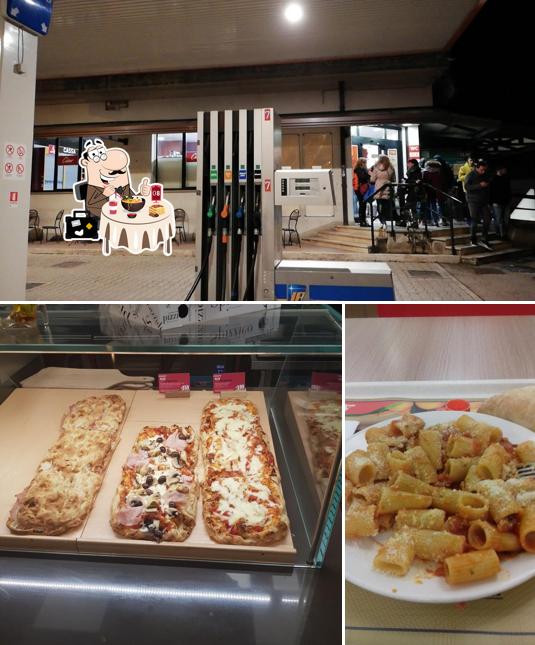 La immagine di cibo e interni da Autogrill Spello