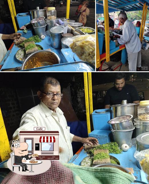 The exterior of Om Ganesh Bhel (Special Kolhapuri Bhel)