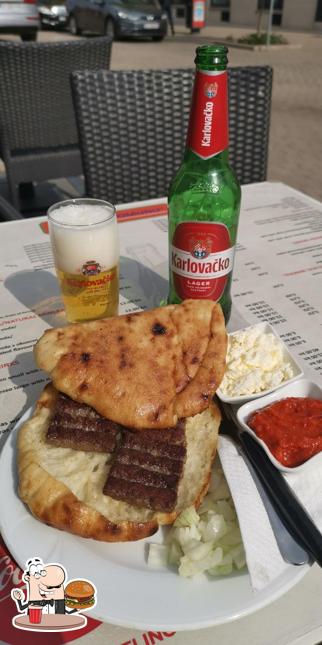 Gli hamburger di Pečenjara "Ćevapi u somunu" vl. Edin Vaiti potranno soddisfare molti gusti diversi