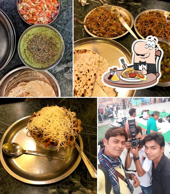 Try out pizza at Shree Cafe