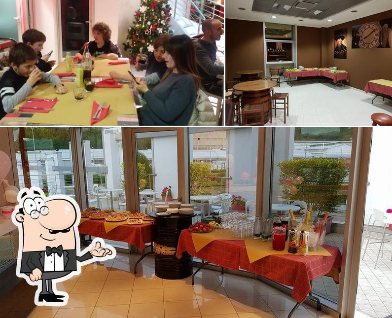 Gli interni di Delorean Food and Drink