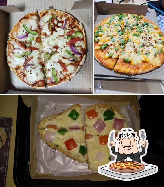 Order pizza at Dhaba Cafe