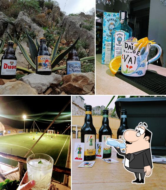 Goditi un drink dal menu
