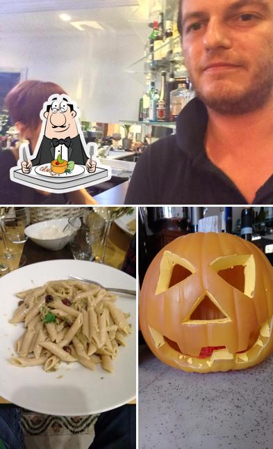 La foto di cibo e bancone da bar da Bistrot Matteotti