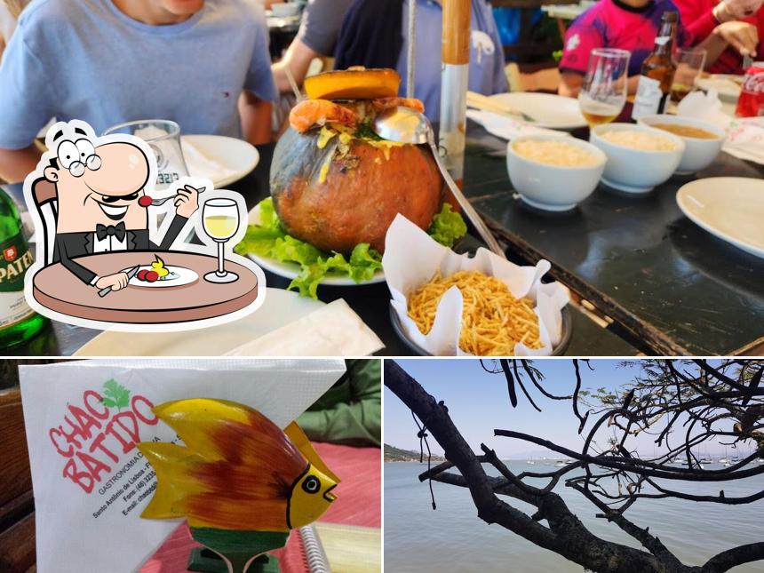 Comida em Chão Batido