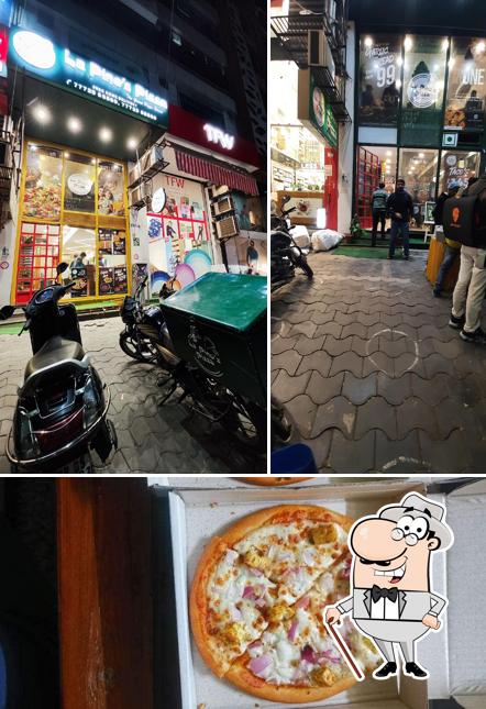 La Pino'z Pizza-Gita Bhawan Rd, Indore (MP) is distinguished by exterior and food