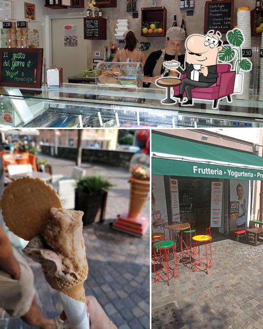 Siediti a un tavolo di Gelateria Siamo alla Frutta
