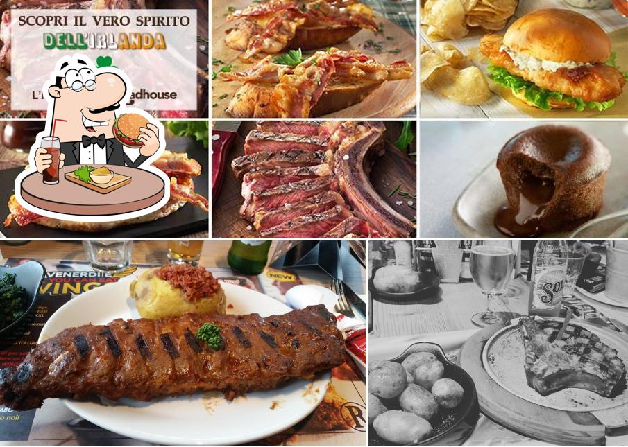 Prova un hamburger a Roadhouse Restaurant Lido di Camaiore