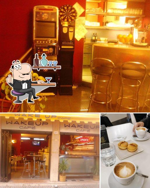 Questa è la immagine che presenta la interni e cibo di Wake Up Café