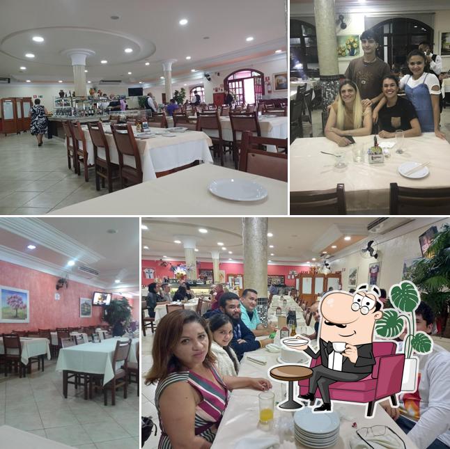 Veja imagens do interior do Boiadeiro Grill Churrascaria