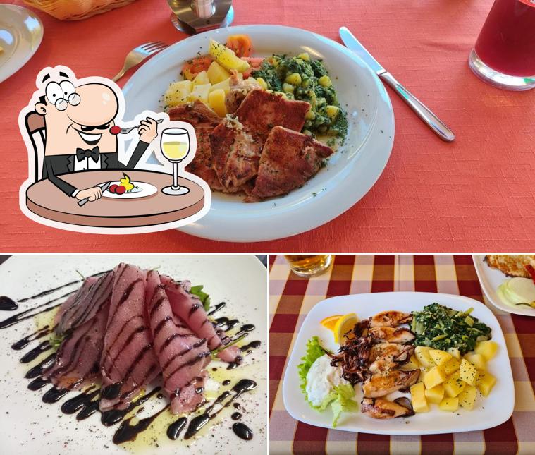 Cibo al Buffet Pinia