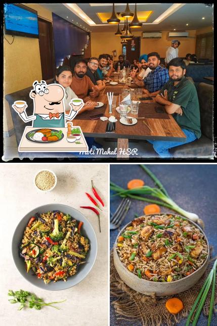 The photo of food and interior at Moti Mahal Delux