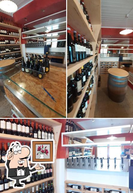 Gli interni di Enoteca il Tabià