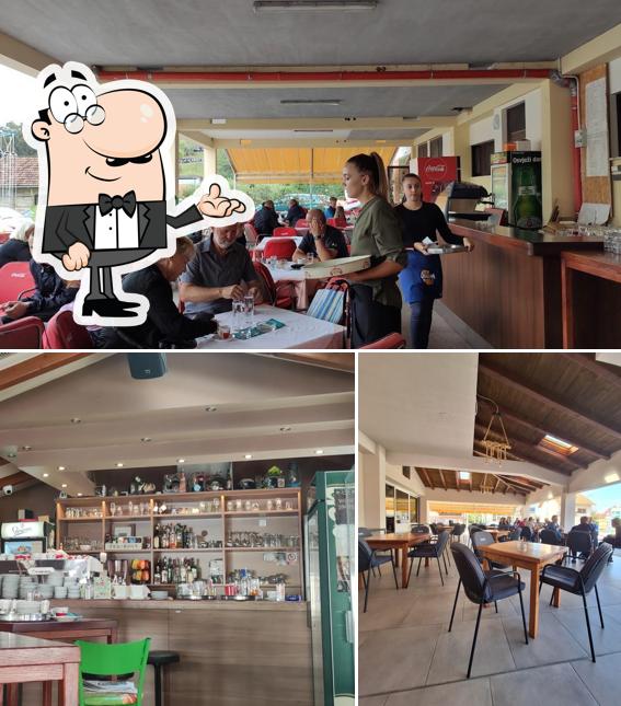 Siediti a un tavolo di Bistro Mladost