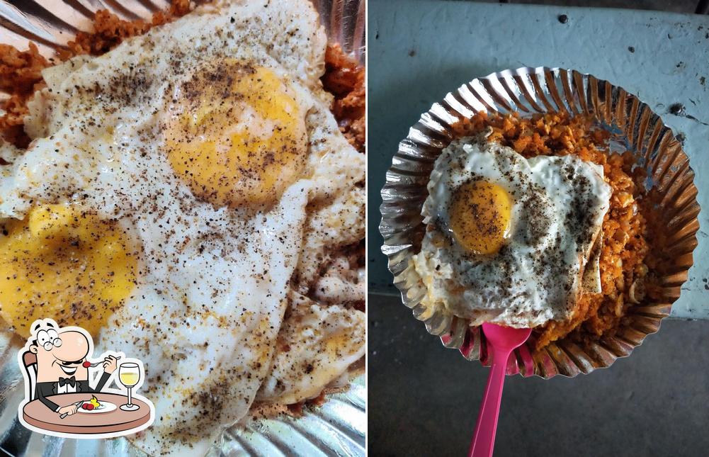 Meals at Bihari tea and omelet Shop