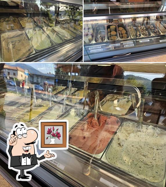 Gli interni di Gelateria L'Oasi, dal 1982