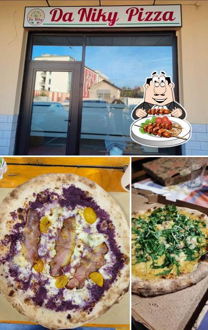 La foto della cibo e esterno di Da Niky pizza
