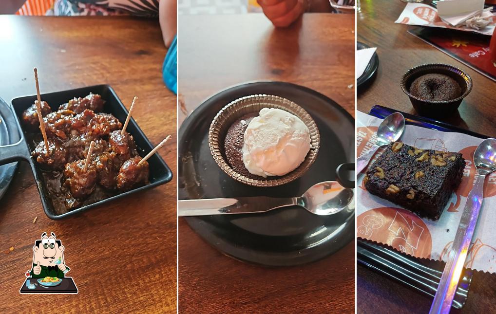 Food at ZOOP CAFE