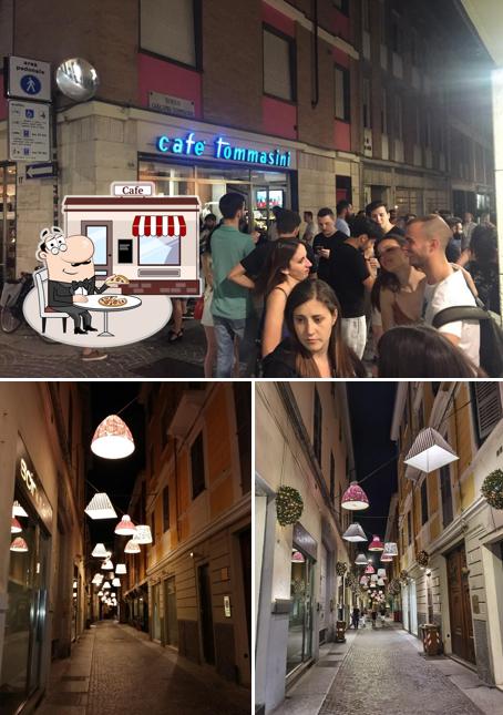 Guarda l'area esterna di café Tommasini