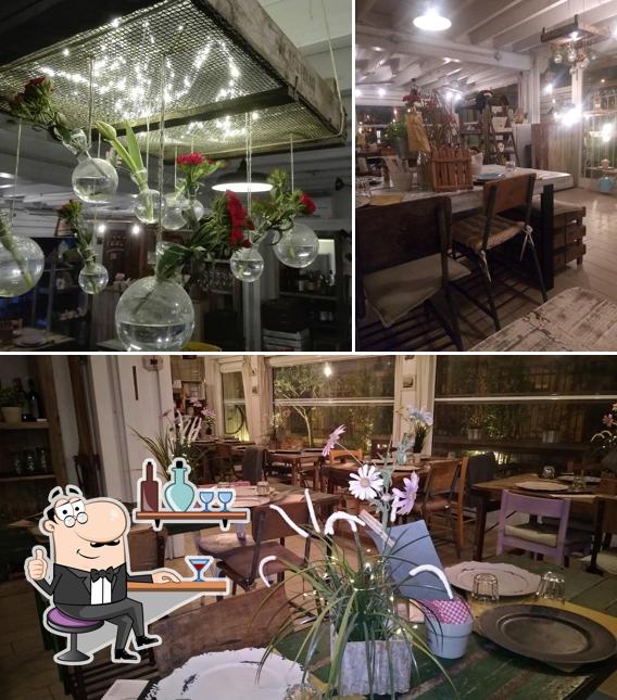 Siediti a un tavolo di Guagliò