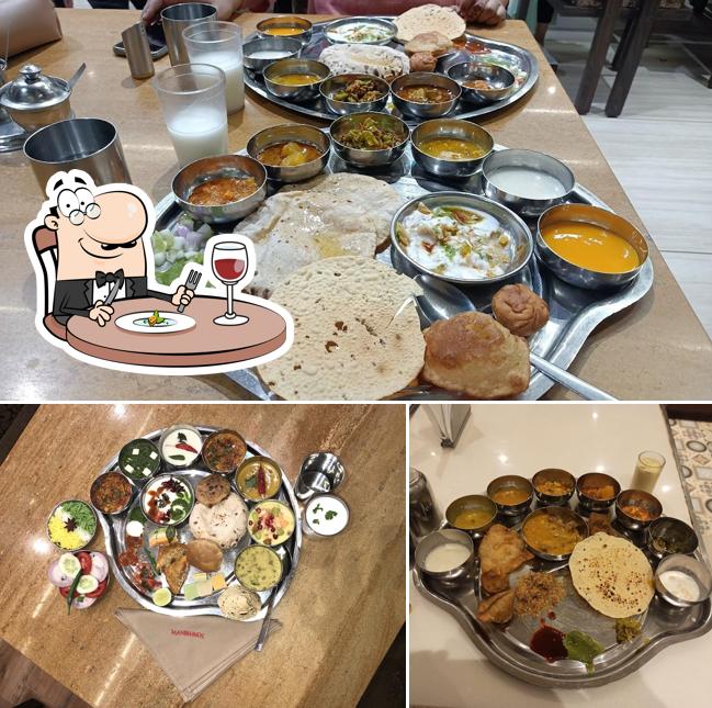 Meals at Manbhavan Premium Thali