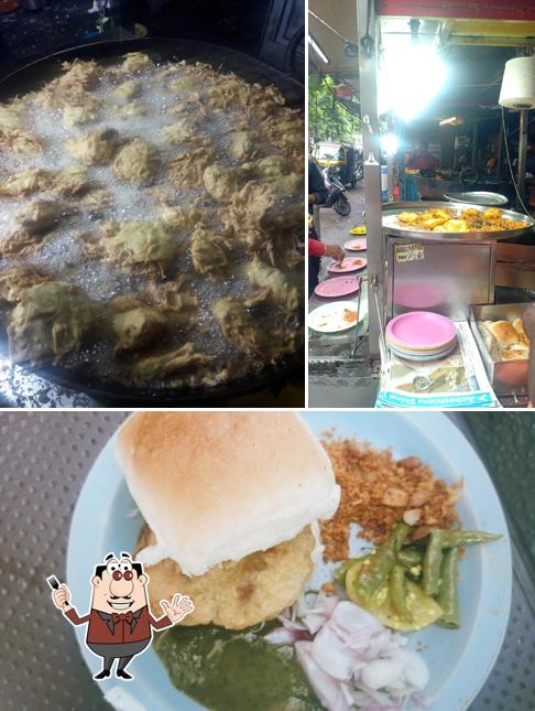 Food at Shivshankar Vada Pav