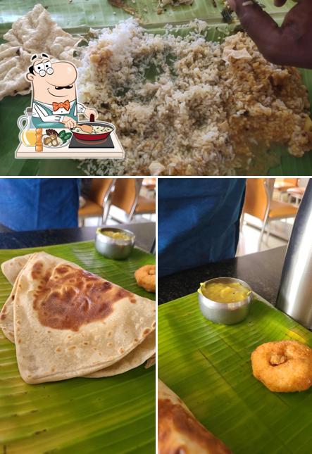 Fried rice at SRI ARYAS Hotel