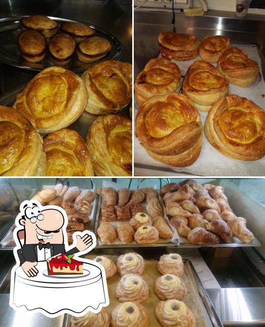 Salento Cafè offre un'ampia gamma di dolci Salento Cafè offre un'ampia gamma di dolci
