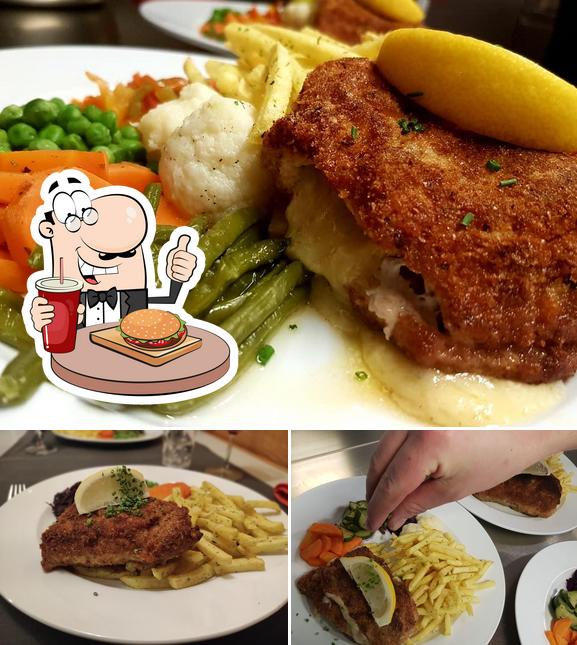 Prenditi un hamburger a Gasthaus Krone