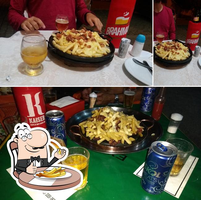Peça batatas fritas no Grillos Lanches