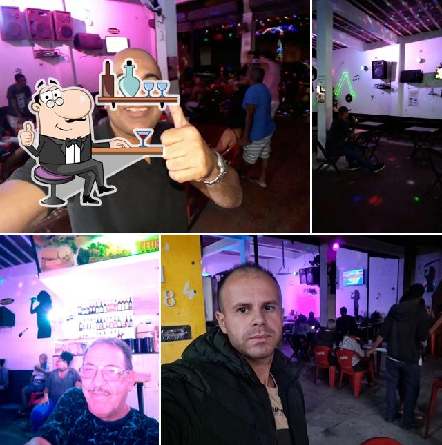 Biquínis bar e vídeo-kê