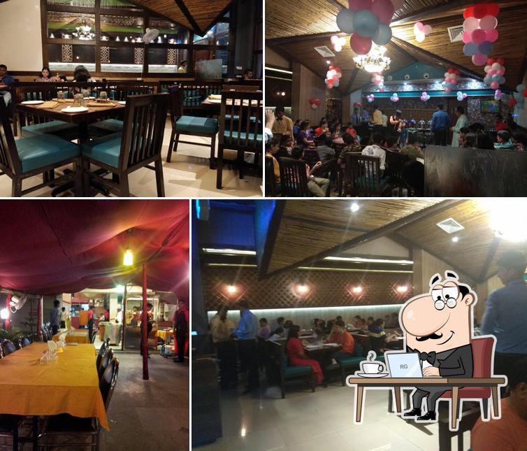 Check out how Grill & Curry (only online kitchen) looks inside