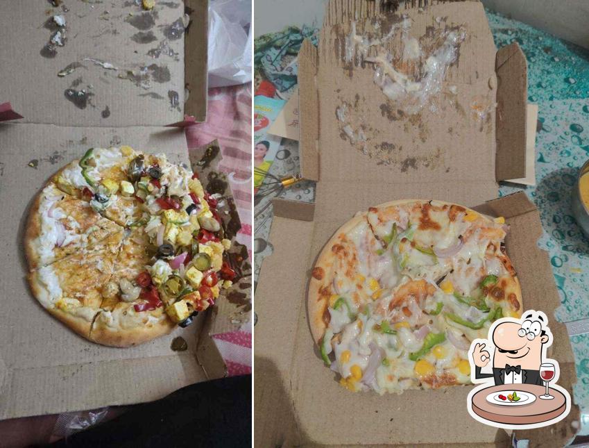 Food at Dino's Pizza