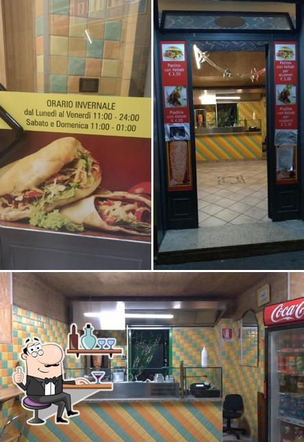Gli interni di Ali Fast Food