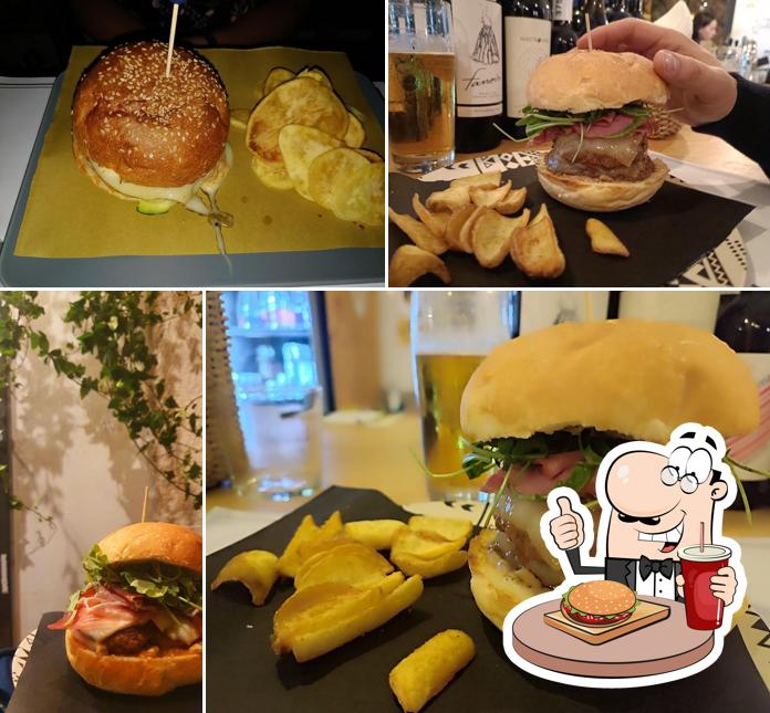Prova uno dei tipi di hamburger disponibili a Quadro Putignano