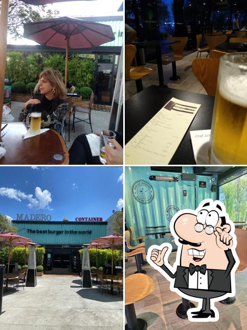 Veja imagens do interior do Madero Container Caxias