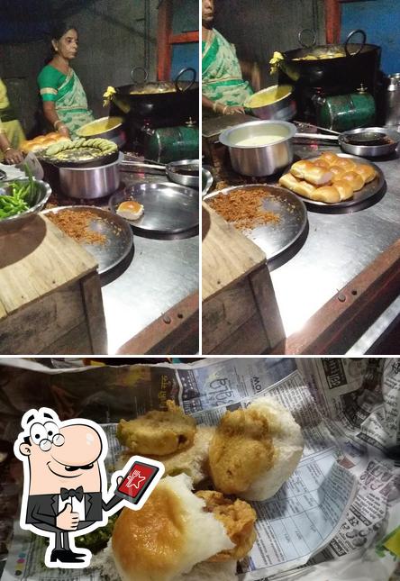 Look at the image of Shinde Vadapav Centre