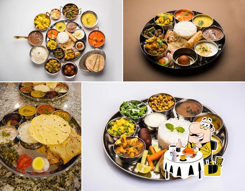 Food at Annapurna Shahi Bhoj