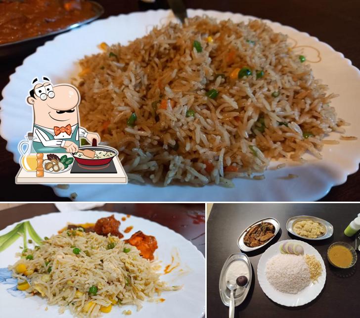 Fried rice at Bolpur Youth Canteen