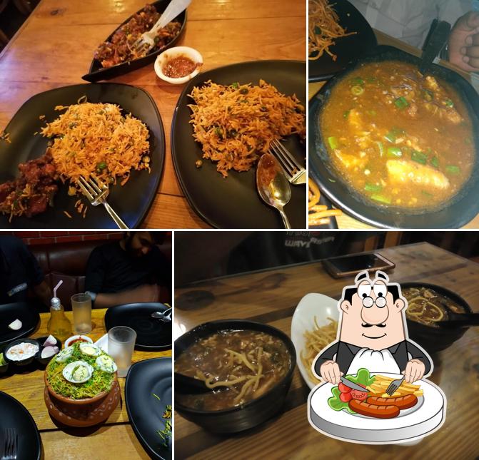 Food at R's Oriental