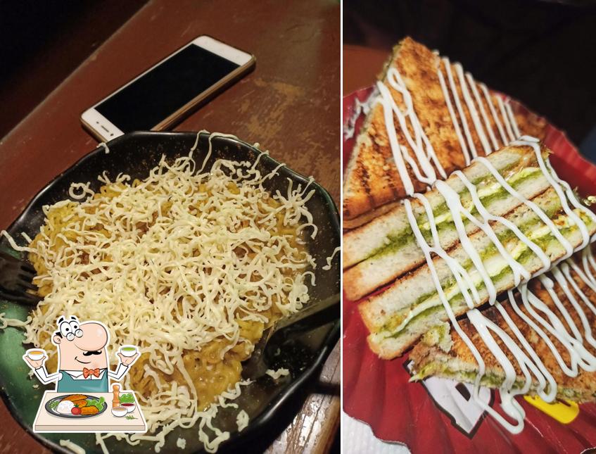 Food at Chai Sutta Bar Bhawarkuan