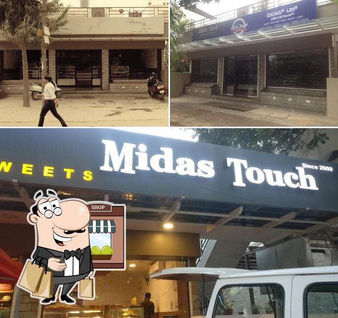 Check out how Midas Touch Bakery looks outside