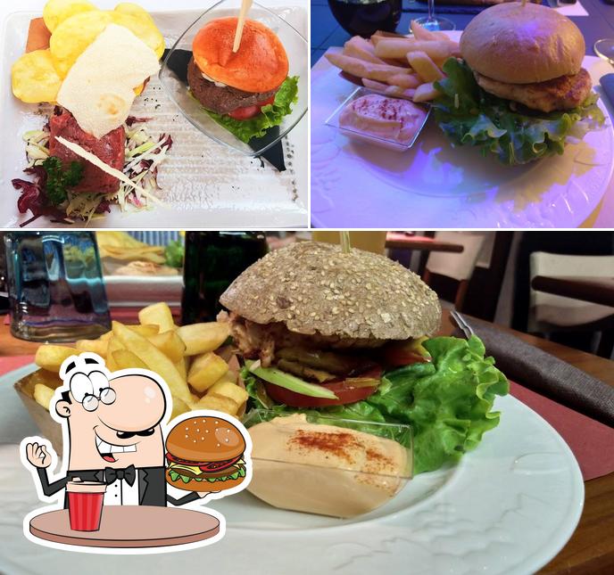 Ordina un hamburger a Caffè Italia 1934